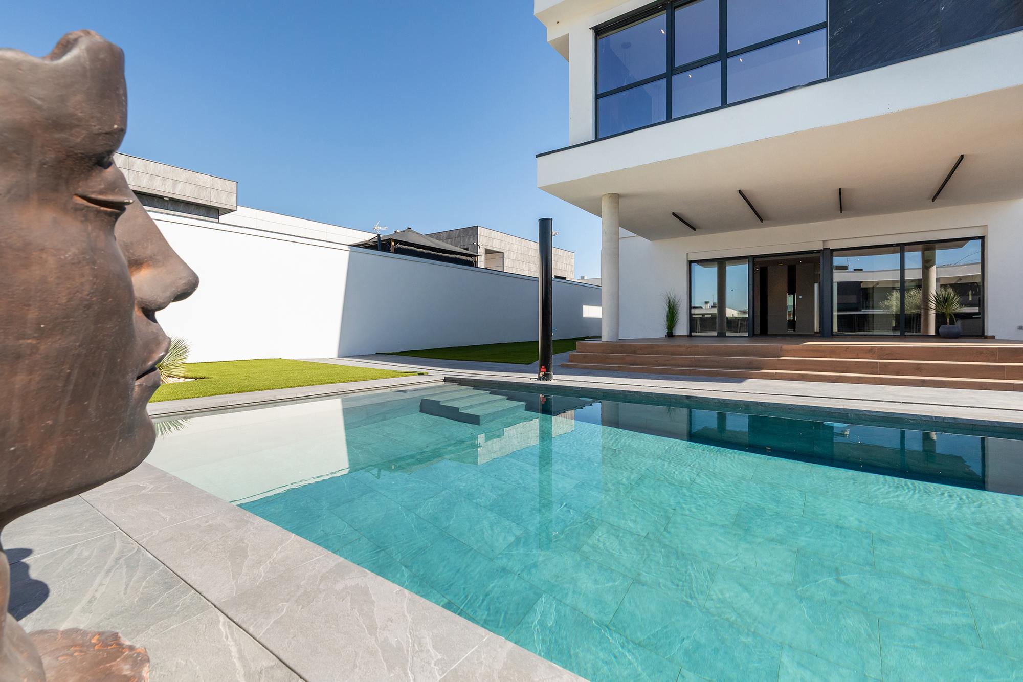 living - 412m² house / villa for sale in Villaviciosa de Odón - gallery - 3