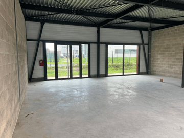 logistics - Activités / Bureaux À Vendre - featured
