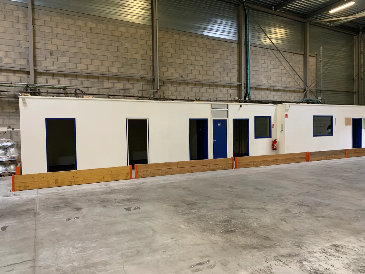 logistics - Entrepôt / Bureaux À Louer - gallery - 5