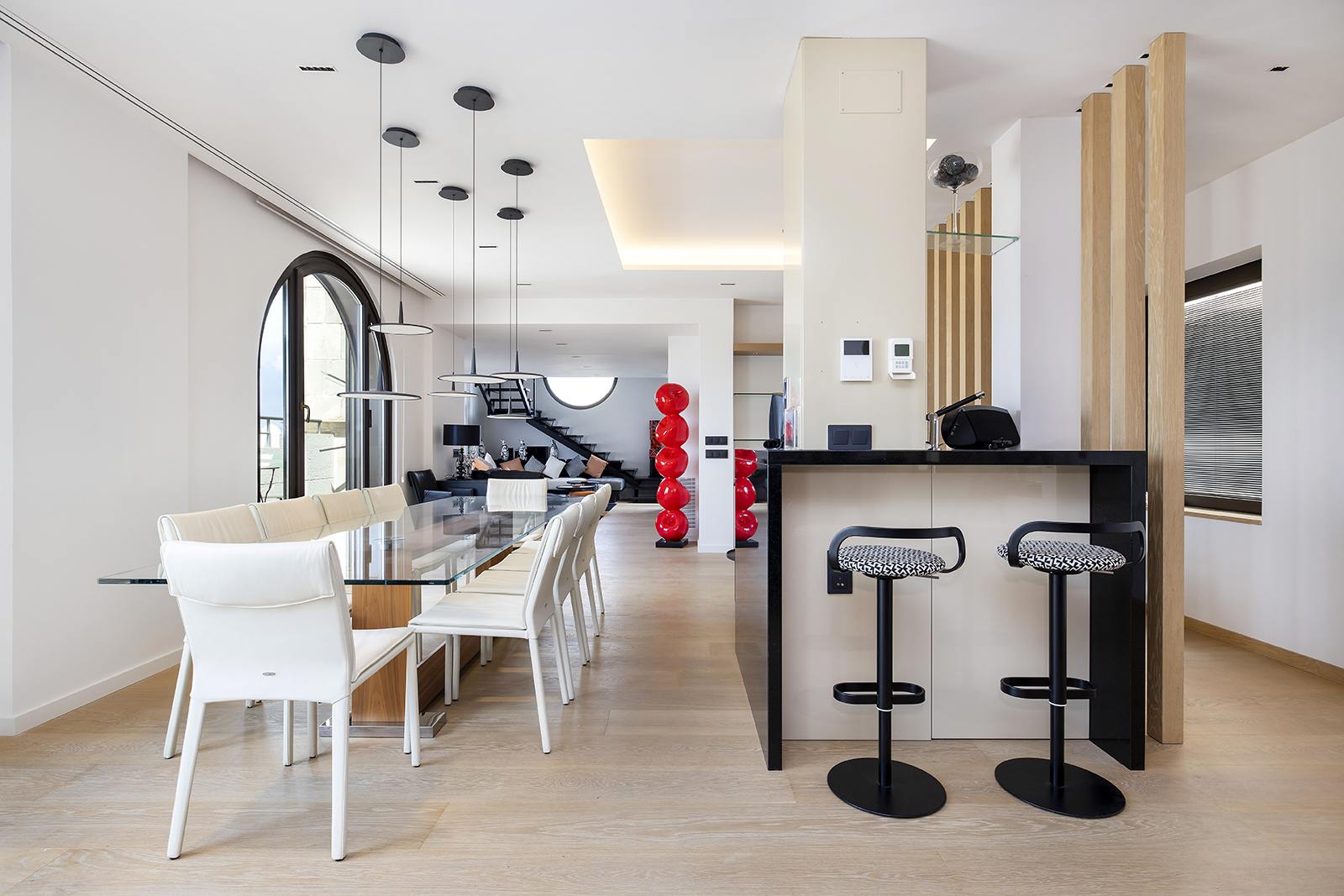 living - Ático de 250m² con 40m² terraza en alquiler en Eixample Derecho - gallery thumbnail - 4