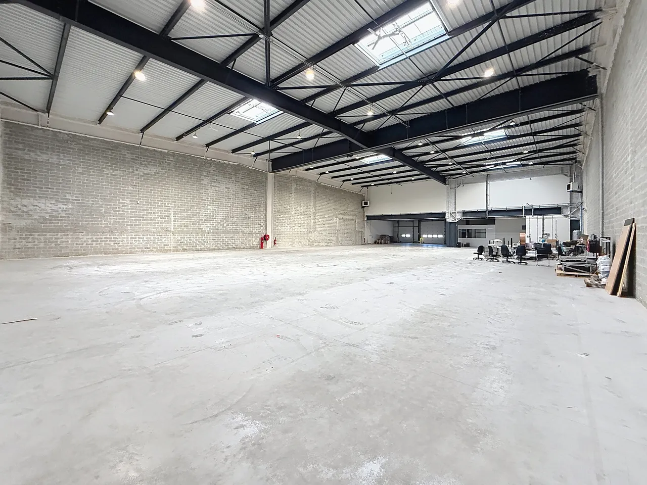 logistics - Entrepôt / Bureaux À Louer - gallery - 6