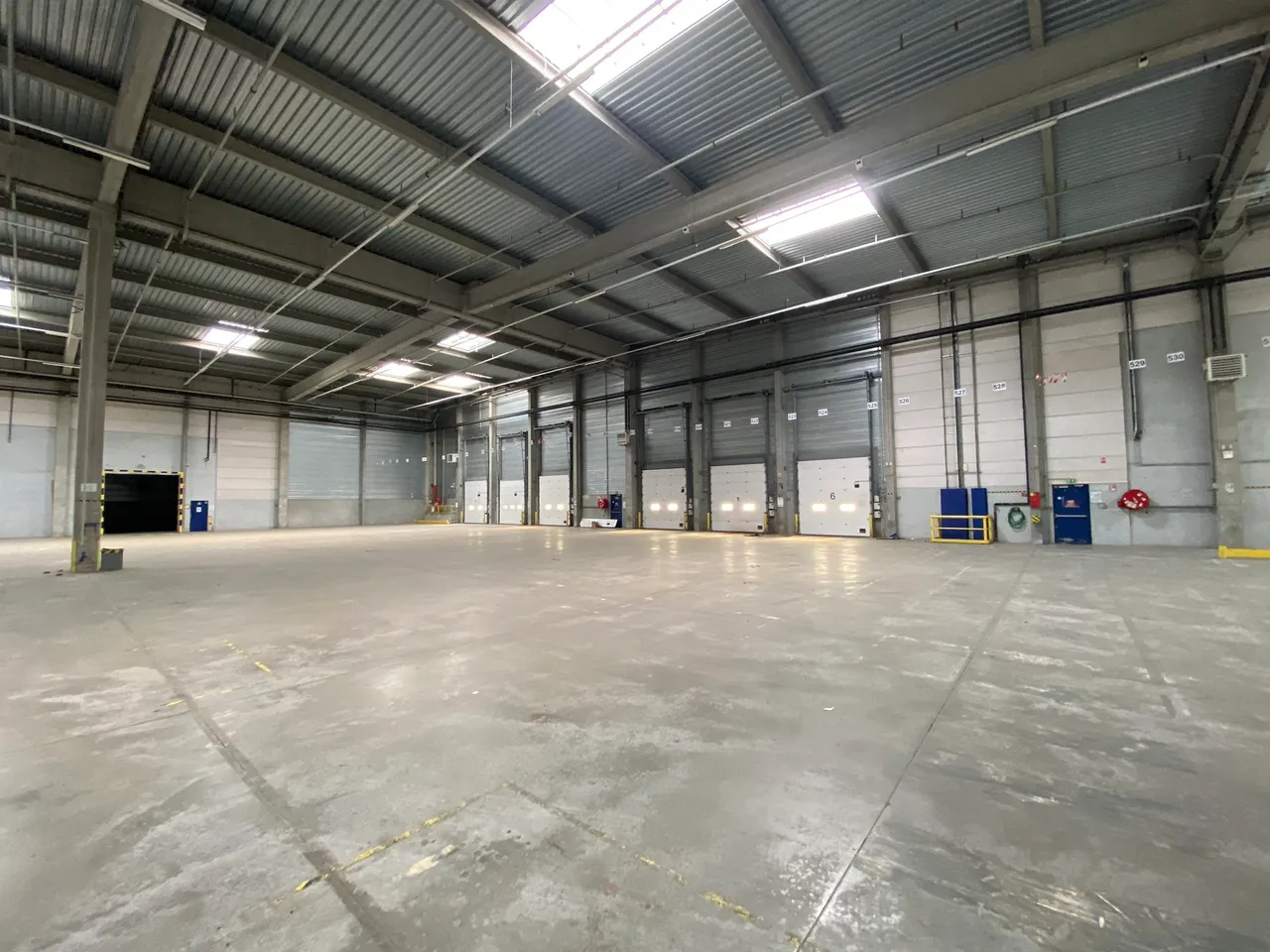 logistics - Logistics Warehouse For Rent - gallery - 5