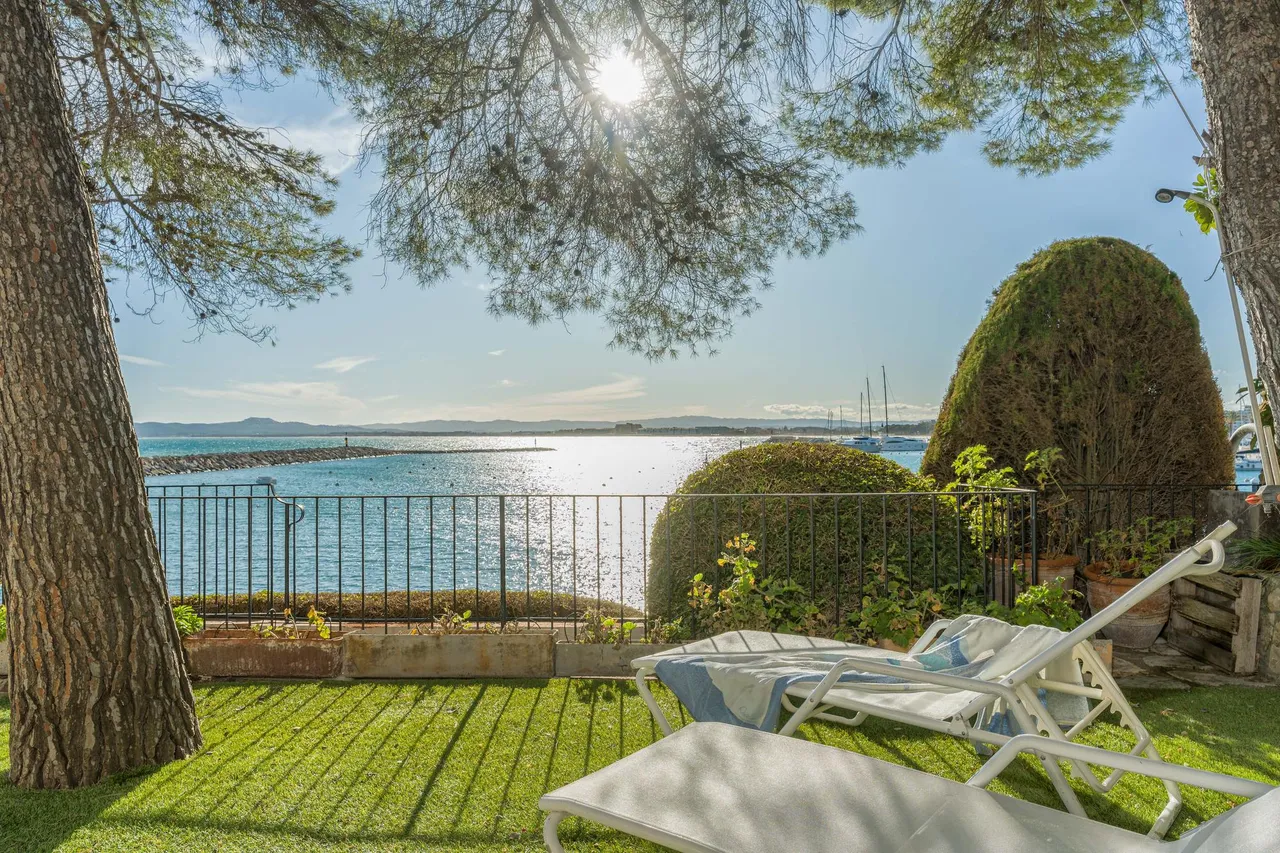 living - 284m² house / villa for sale in L'Estartit, Costa Brava - gallery - 2