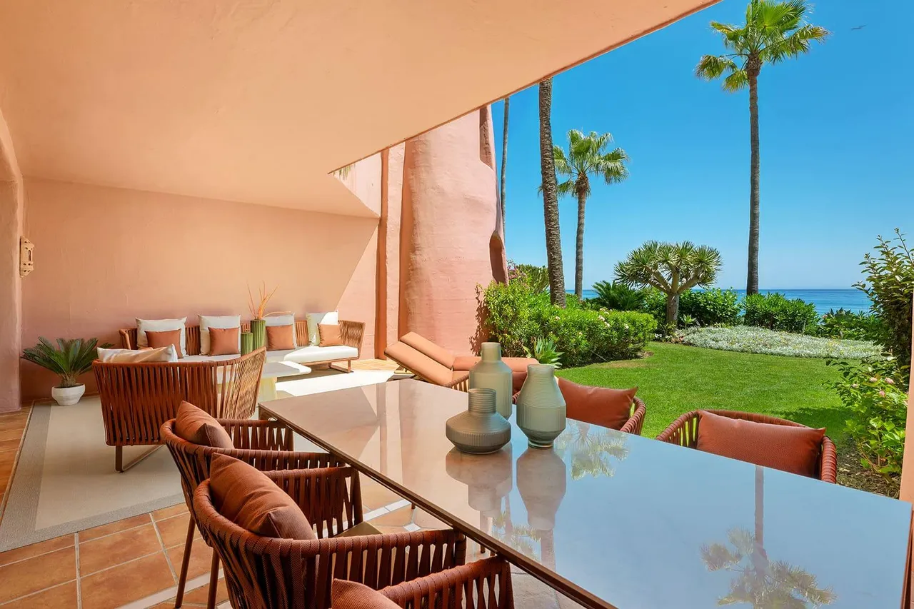 living - 130m² apartment with 42m² terrace for sale in New Golden Mile - gallery - 5