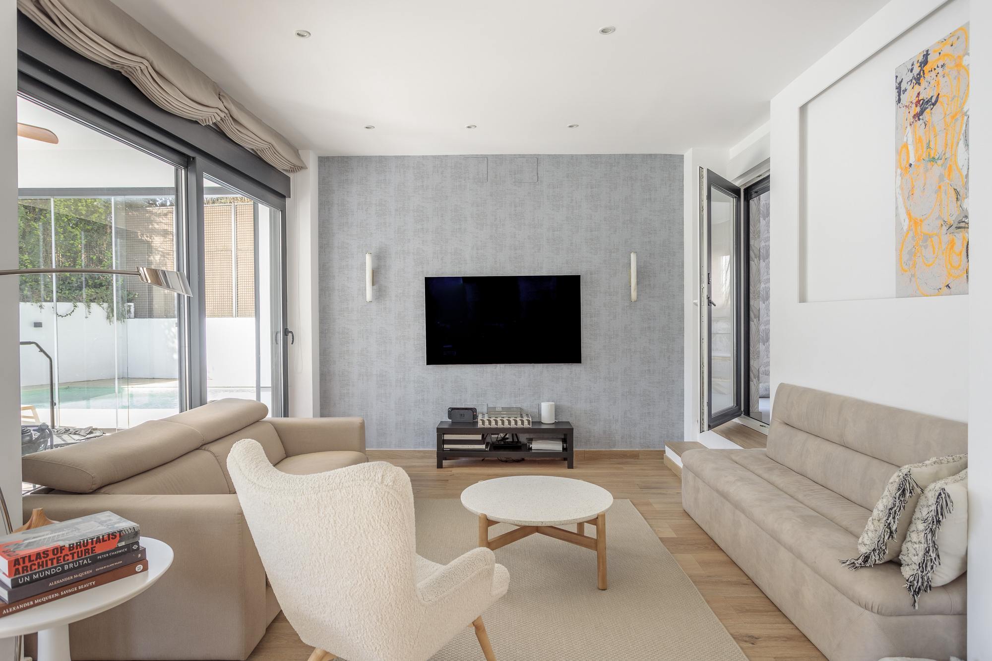 living - Casa / villa de 350m² en alquiler en La Moraleja Urbanización - gallery thumbnail - 7