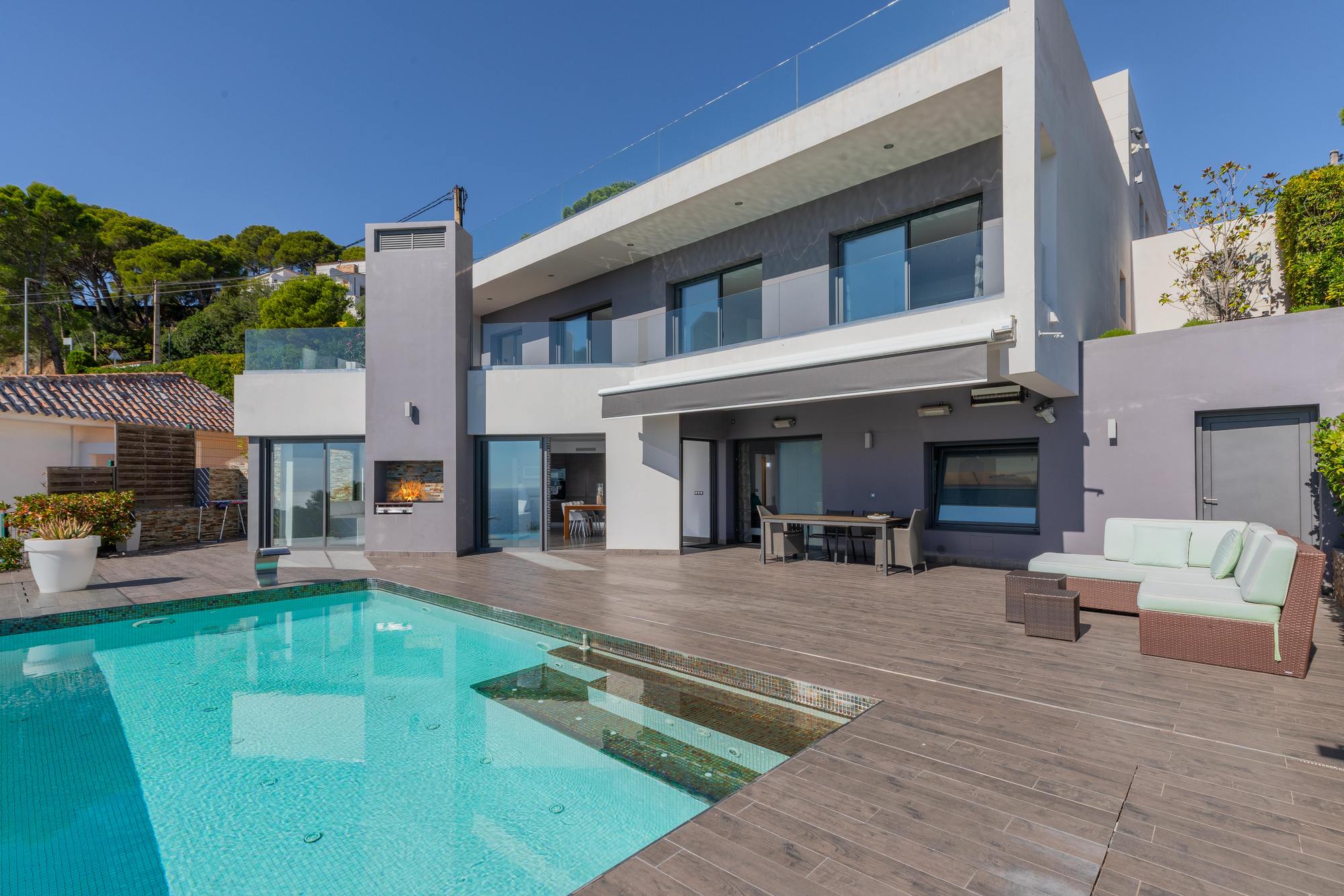 living - 315m² house / villa for sale in Sa Tuna, Costa Brava - gallery - 2