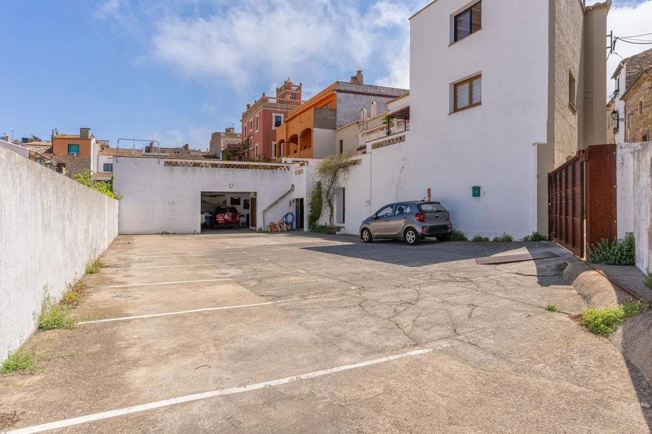 living - 776m² house / villa for sale in Begur Town, Costa Brava - gallery - 4