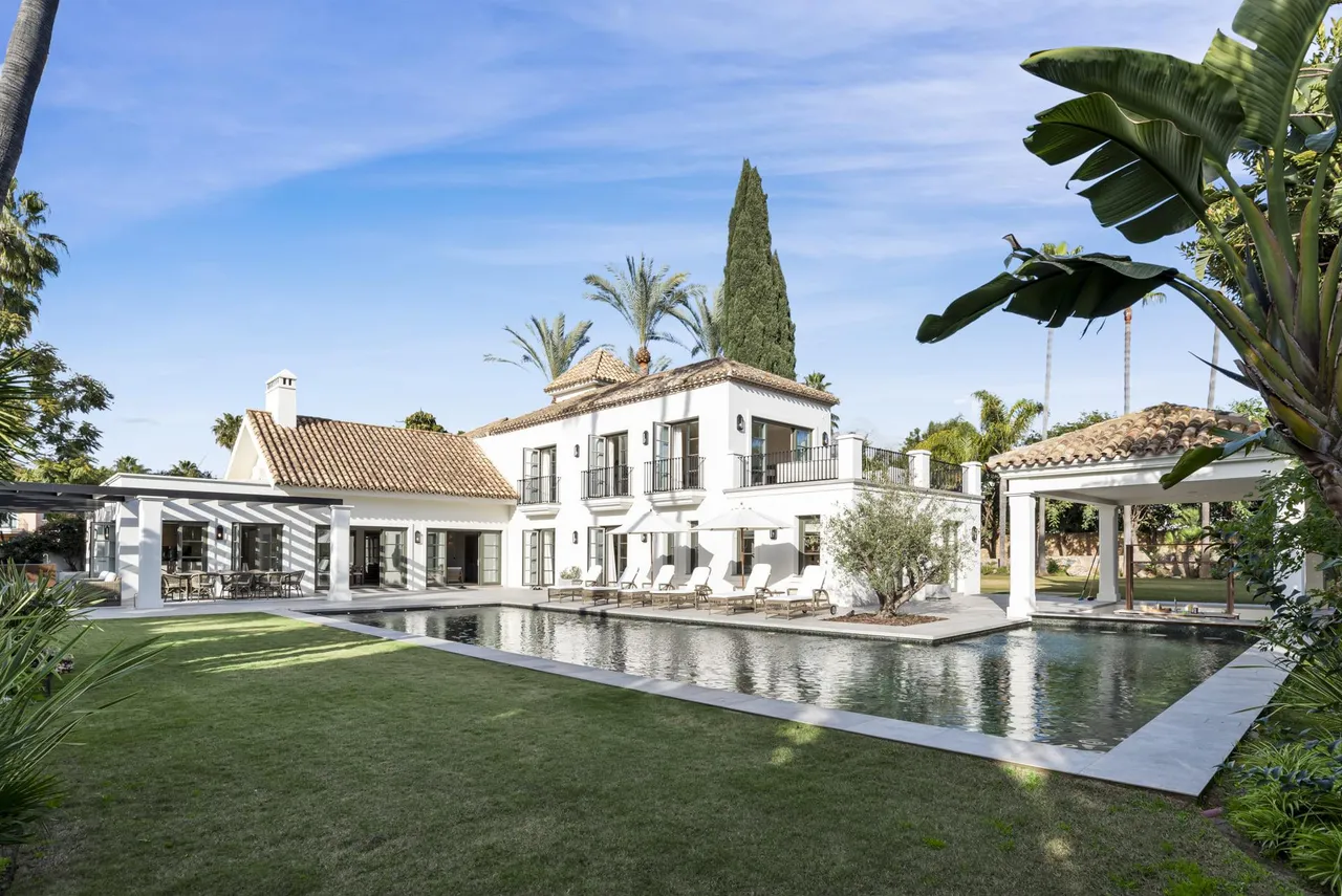 living - Casa / villa de 603m² con 342m² terraza en venta en Nueva Andalucía - gallery - 6