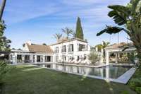 living - Casa / villa de 603m² con 342m² terraza en venta en Nueva Andalucía - gallery thumbnail - 6
