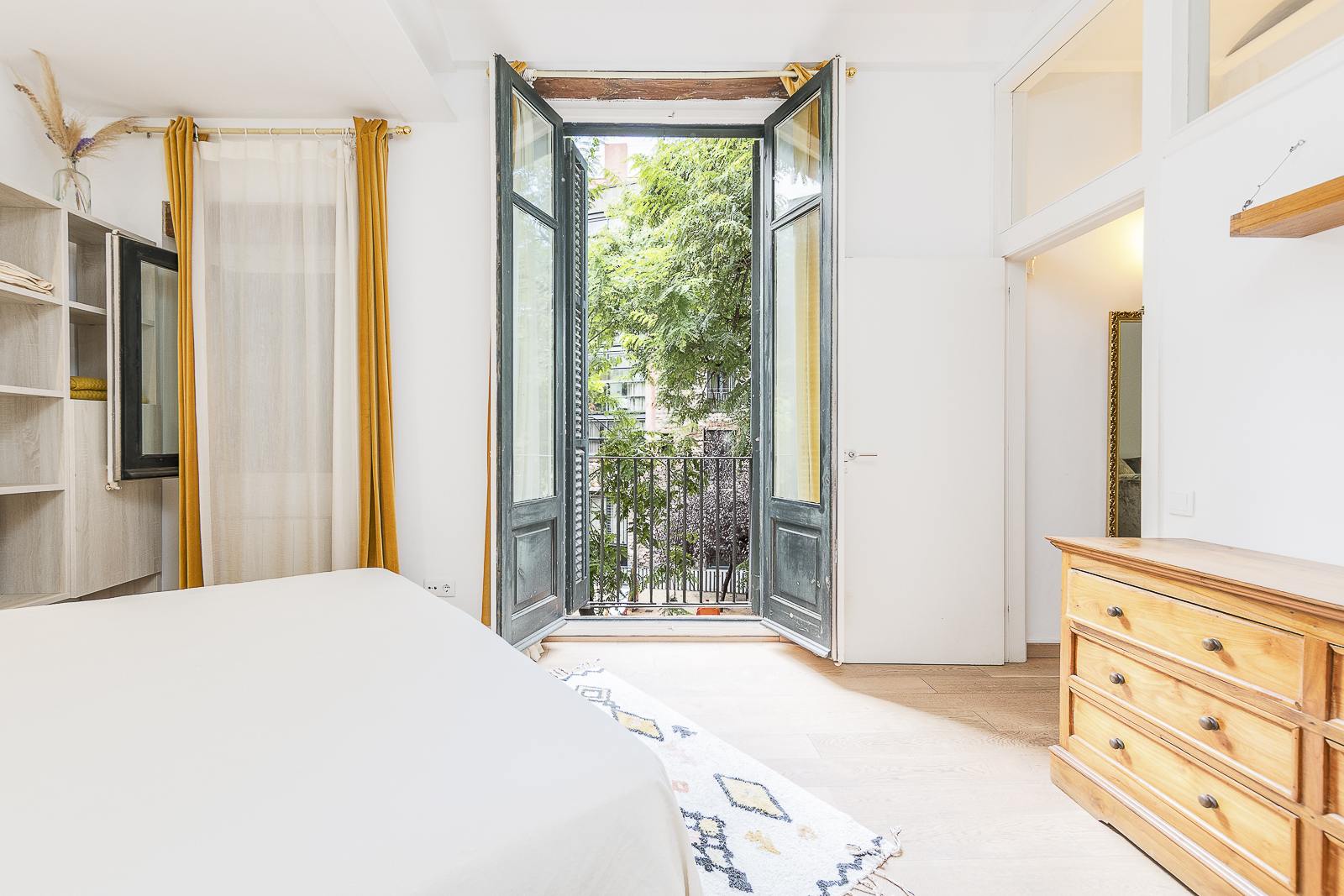 living - Piso de 195m² con 10m² terraza en venta en El Born - gallery thumbnail - 10