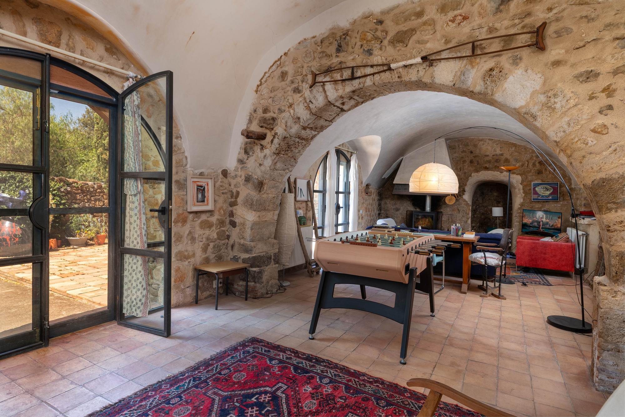 living - Casa rural de 775m² en venta en Pla de l'Estany, Girona - gallery thumbnail - 8