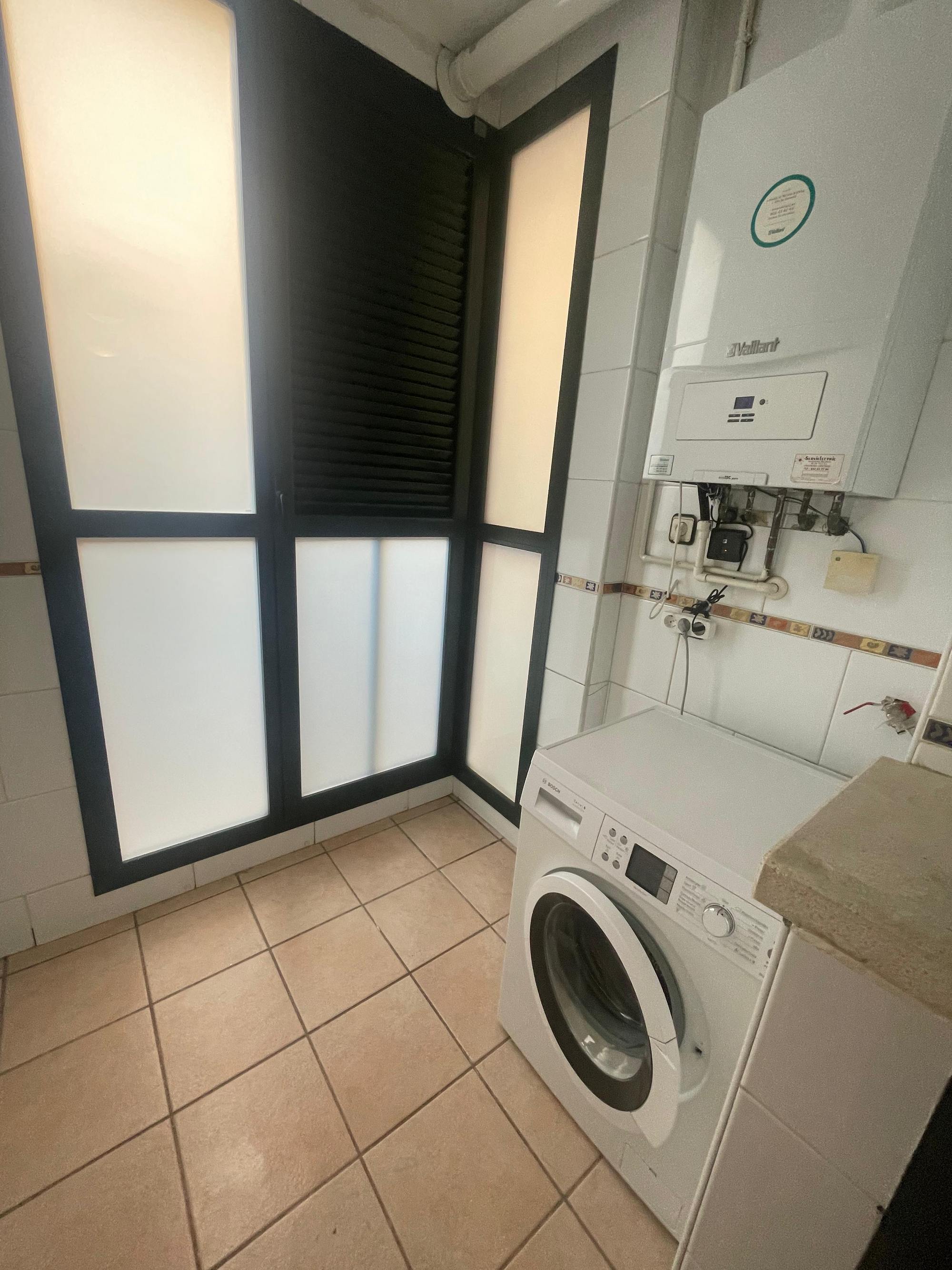 living - 180m² apartment for rent in Sanchinarro, Madrid - gallery thumbnail - 9