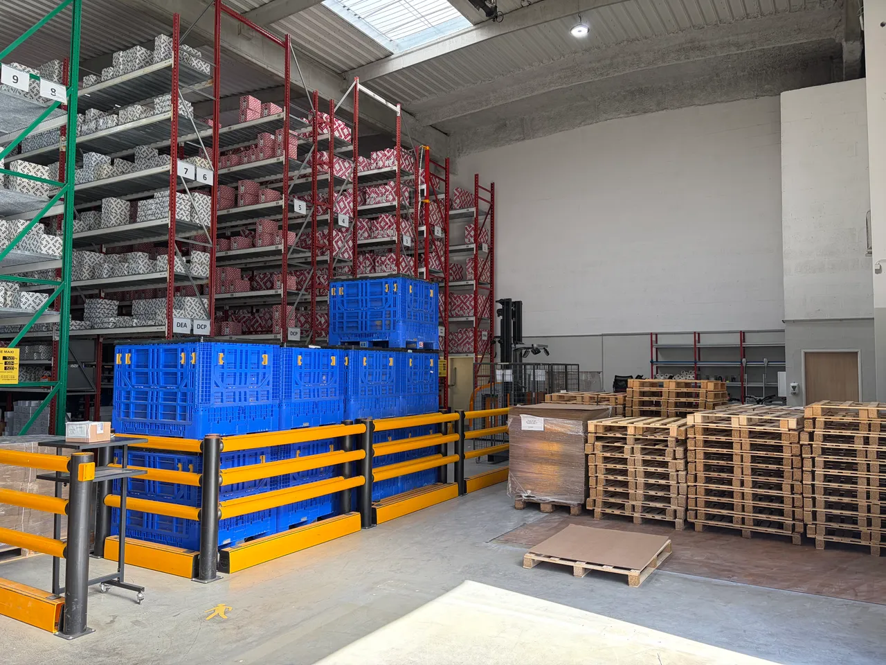 logistics - Warehouse / Offices For Rent - gallery - 3