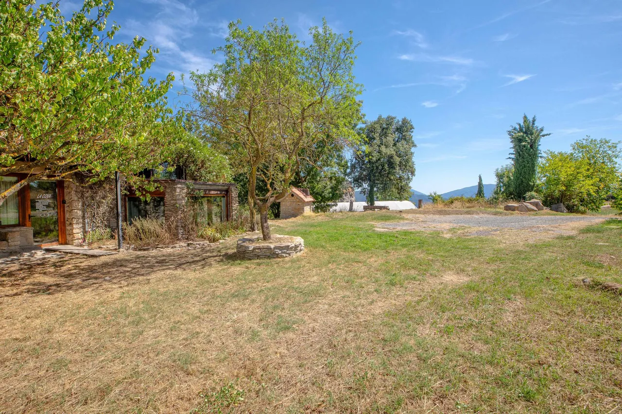 living - 547m² country house for sale in La Garrotxa, Girona - gallery - 8