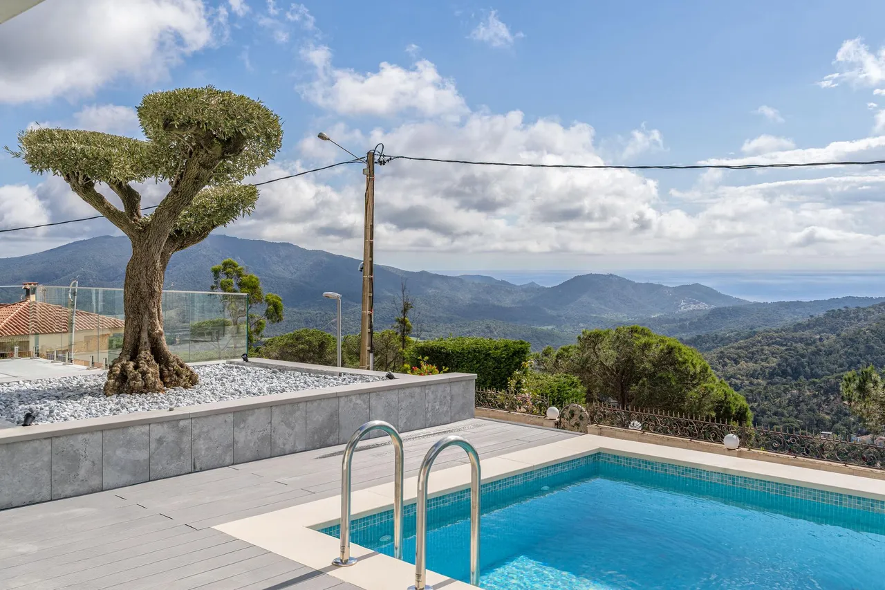 living - 280m² house / villa for sale in Lloret de Mar, Costa Brava - gallery - 4