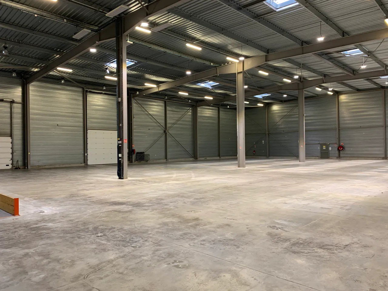 logistics - Entrepôt / Bureaux À Louer - gallery - 3