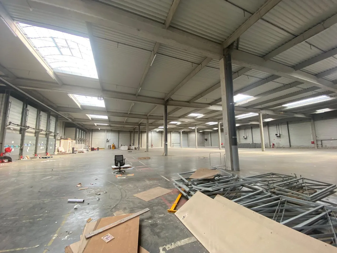 logistics - Entrepôt / Bureaux À Louer - gallery - 4