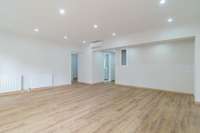 living - Piso de 180m² con 50m² terraza en venta en Eixample Izquierdo - gallery thumbnail - 2