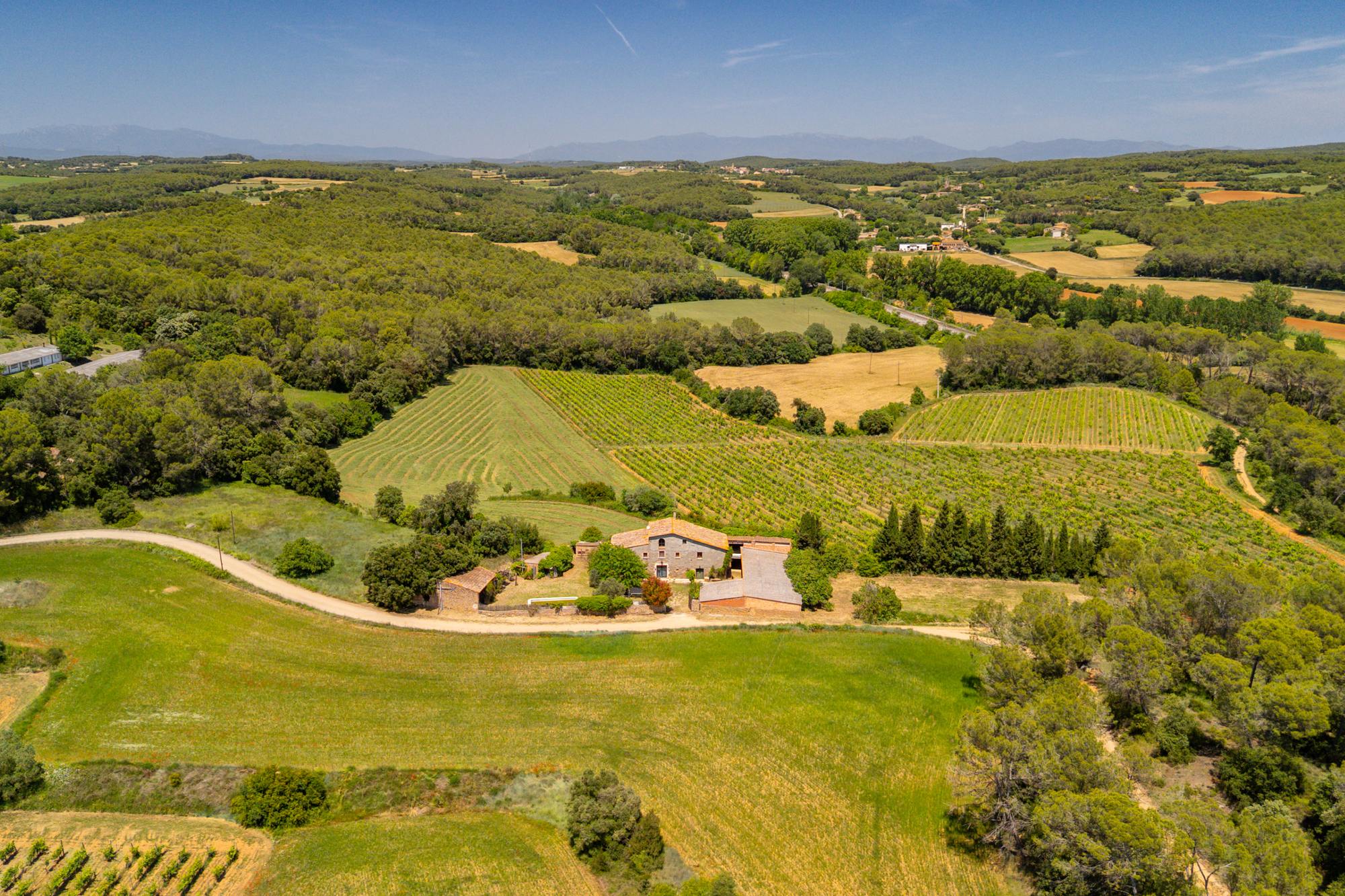 living - Casa rural de 480m² en venta en Baix Empordà, Girona - gallery thumbnail - 3