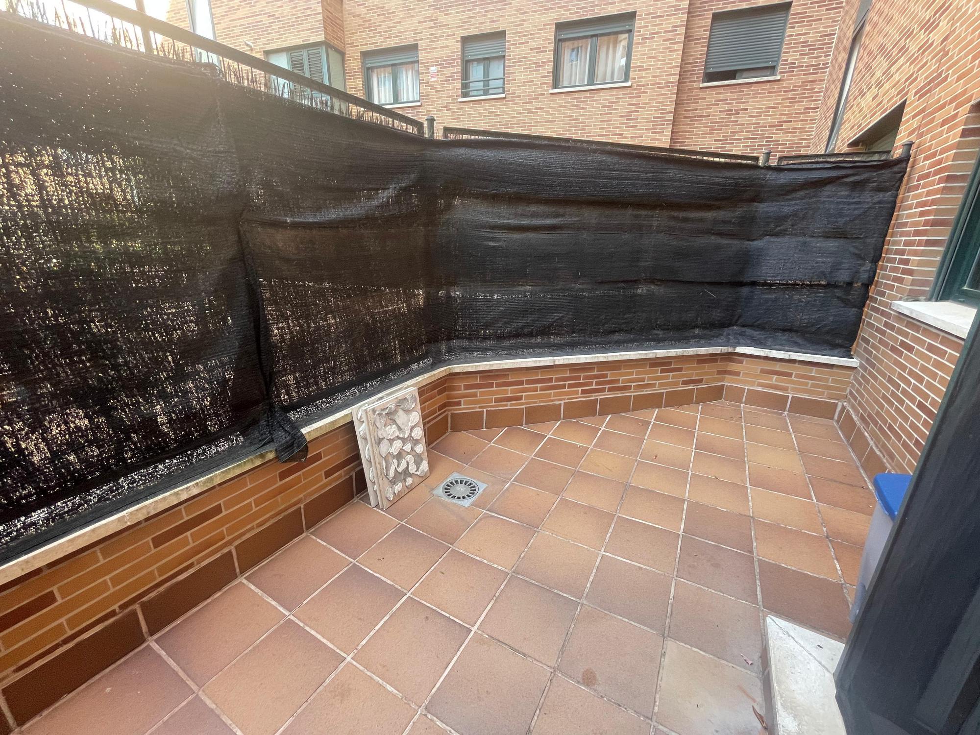 living - Piso de 180m² en alquiler en Sanchinarro, Madrid - gallery thumbnail - 10