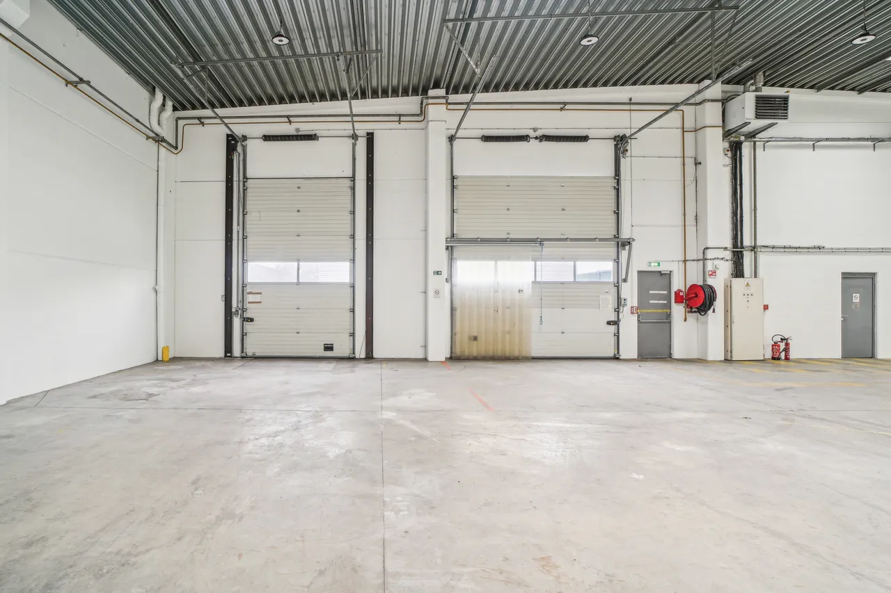 logistics - Entrepôt / Bureaux À Louer - gallery - 4