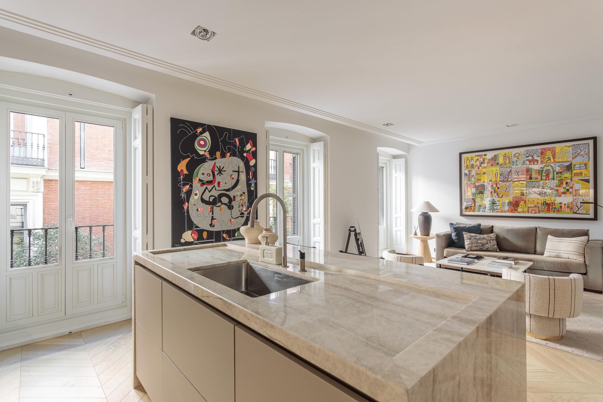 living - Piso de 156m² en alquiler en Cortes / Huertas, Madrid - gallery thumbnail - 8