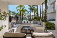 living - Piso de 186m² con 48m² terraza en venta en Este Marbella - gallery thumbnail - 4