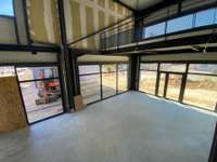 office - Services / Showroom For Rent - gallery thumbnail - 3