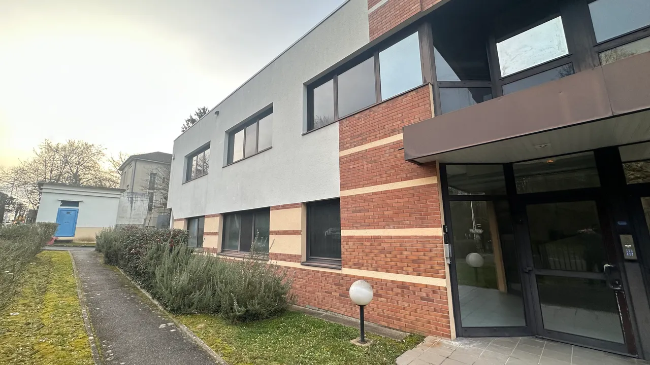 logistics - Activités / Bureaux À Louer - gallery - 2