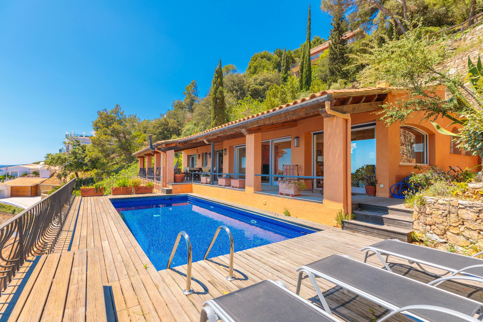 living - Villa con vistas del mar en venta, Costa Brava - gallery thumbnail - 4