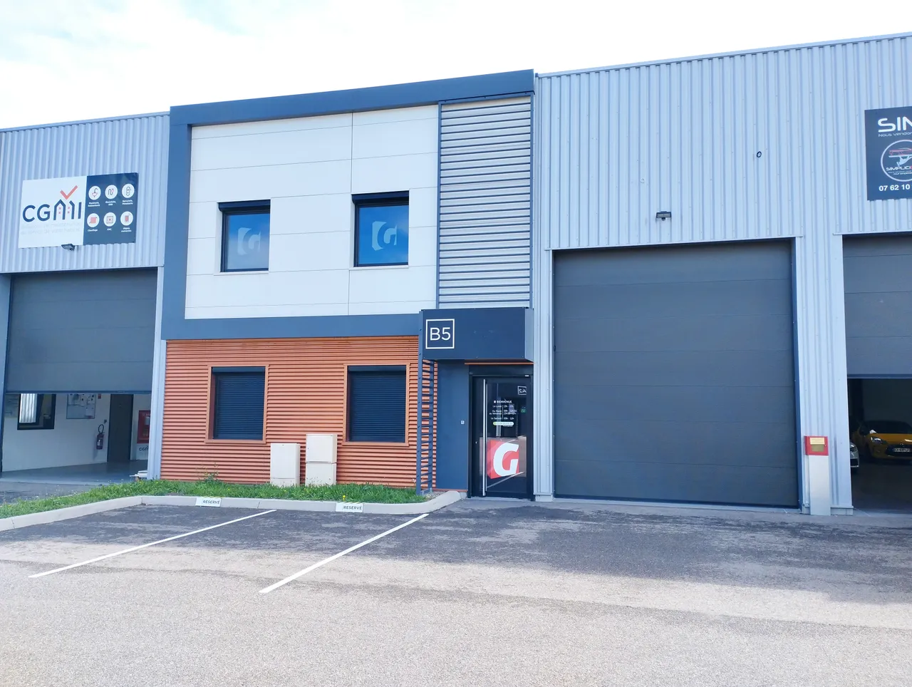 logistics - Light Industrial Premises / Offices For Rent - gallery - 2