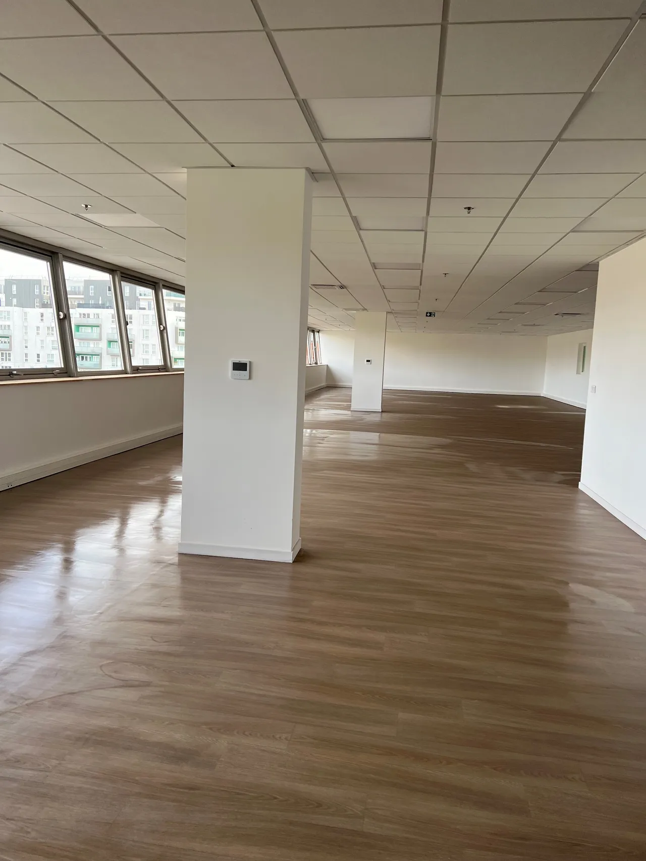 logistics - Entrepôt / Bureaux À Louer - gallery - 3