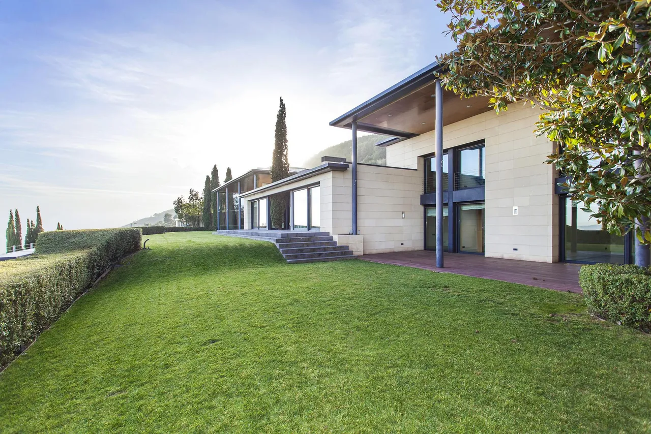 living - 669m² house / villa for sale in Sarrià, Barcelona - gallery - 2