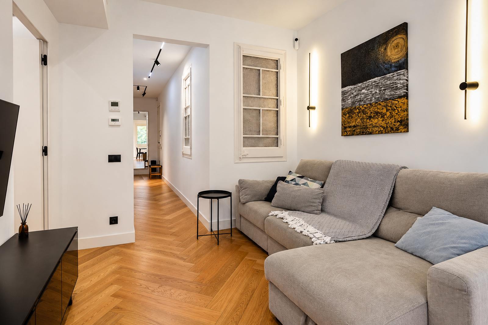 living - 66m² apartment for sale in Eixample Right, Barcelona - gallery thumbnail - 5