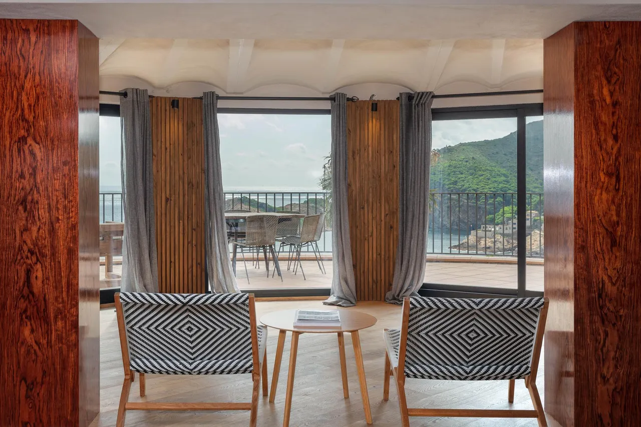 living - 409m² apartment for sale in Sa Tuna, Costa Brava - gallery - 9