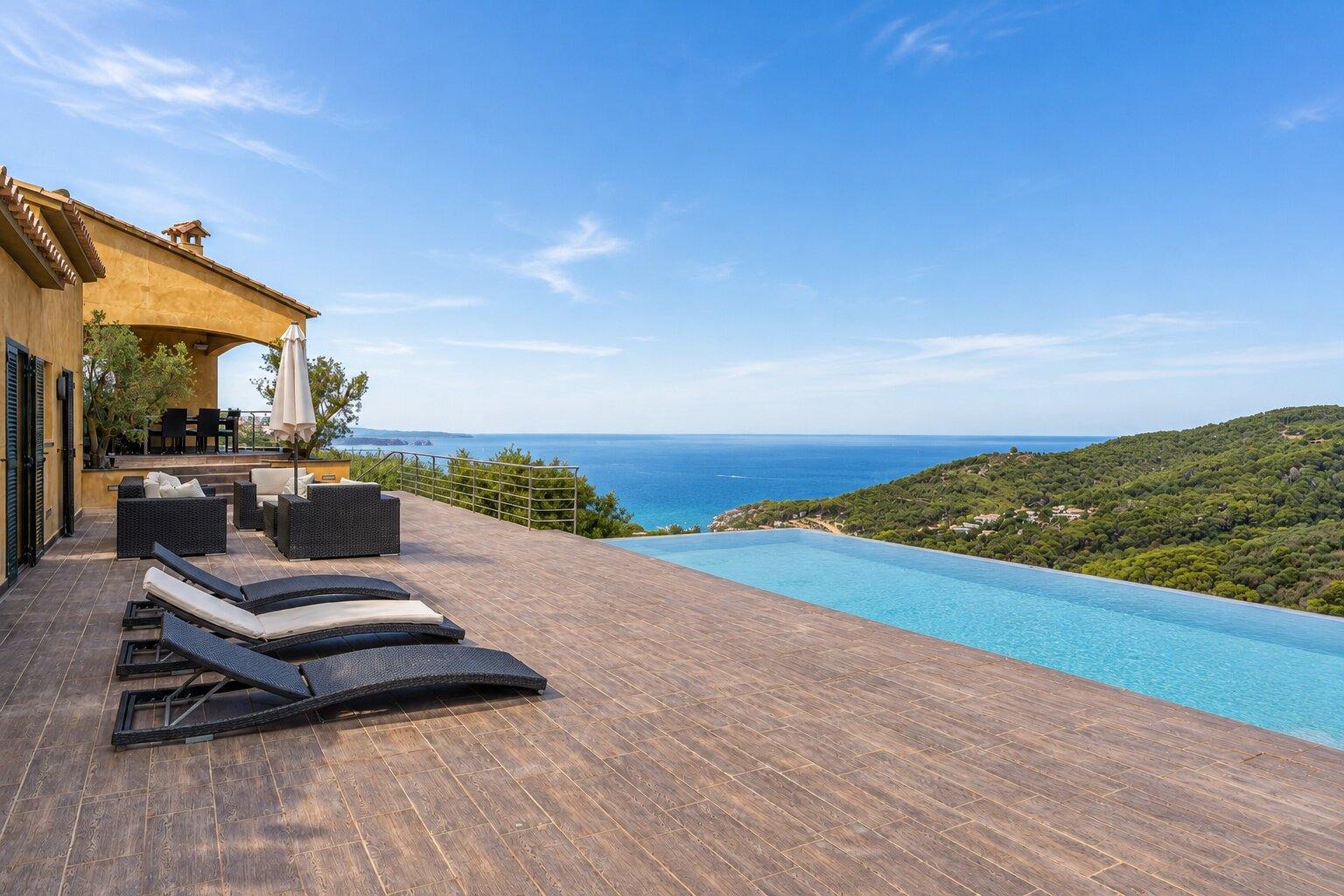 living - 621m² house / villa for sale in Sa Riera, Costa Brava - gallery thumbnail - 6
