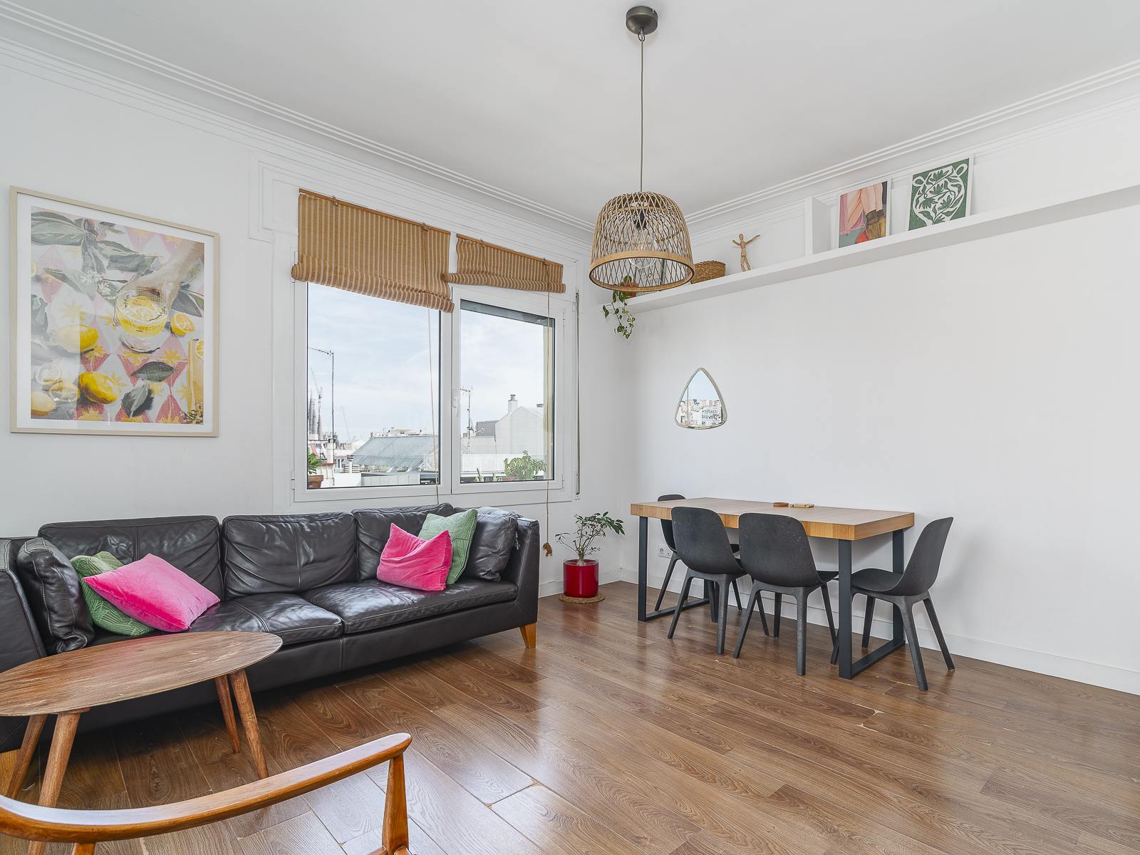 living - Ático de 88m² con 13m² terraza en venta en Eixample Derecho - gallery thumbnail - 5