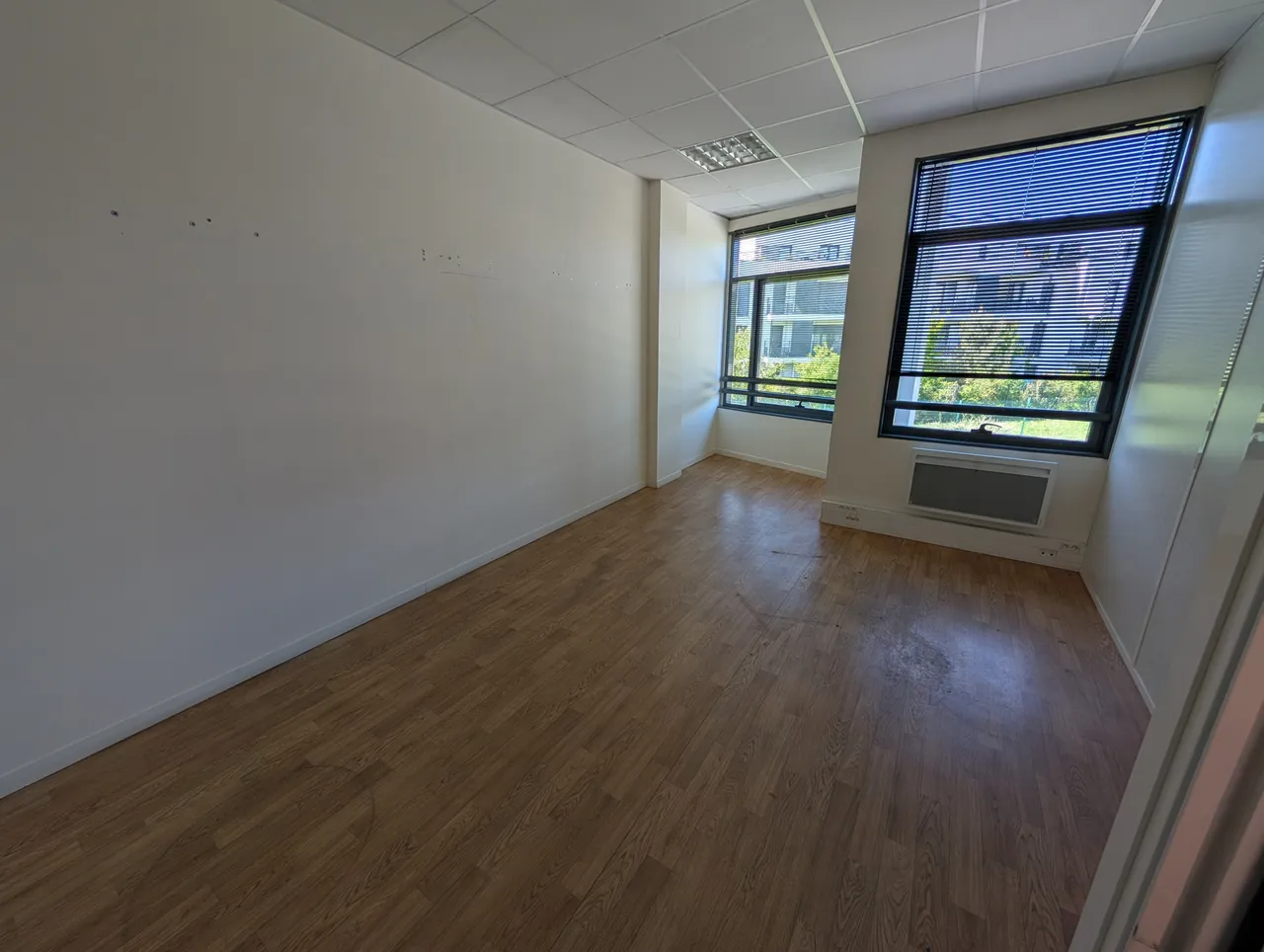 logistics - Light Industrial Premises / Offices For Rent - gallery - 8