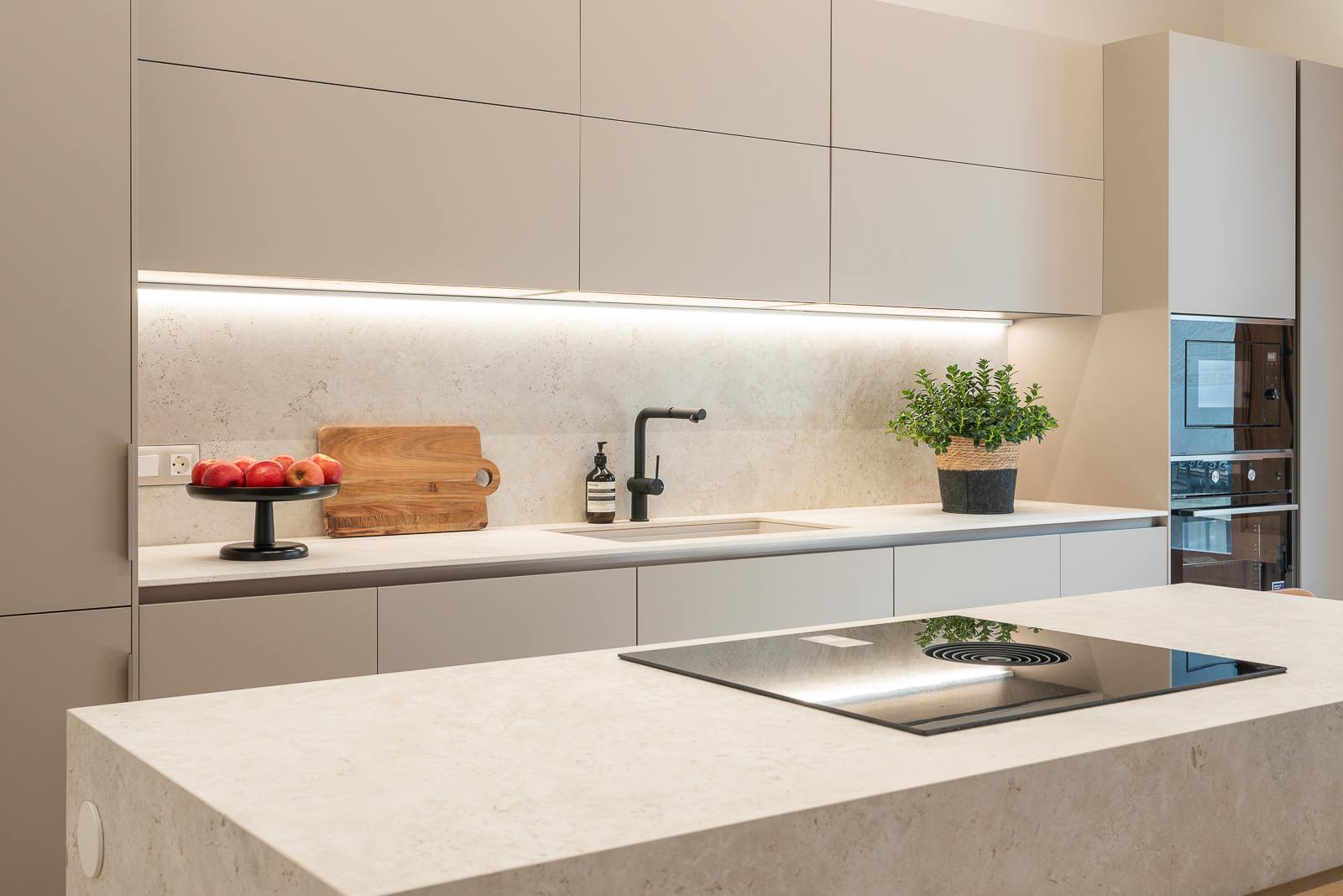 living - 147m² apartment with 9m² terrace for rent in El Born - gallery thumbnail - 9