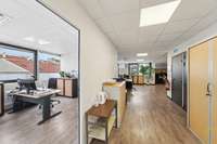 office - Bureaux À Louer - gallery thumbnail - 4