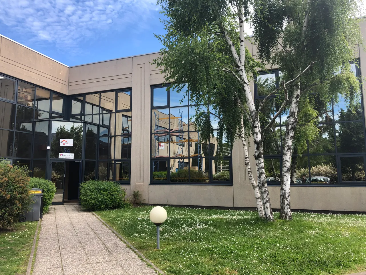 logistics - Mixed Light Industrial Premises / Offices For Rent - gallery - 4
