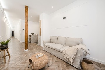 living - Piso de 82m² en venta en Embajadores, Madrid - featured