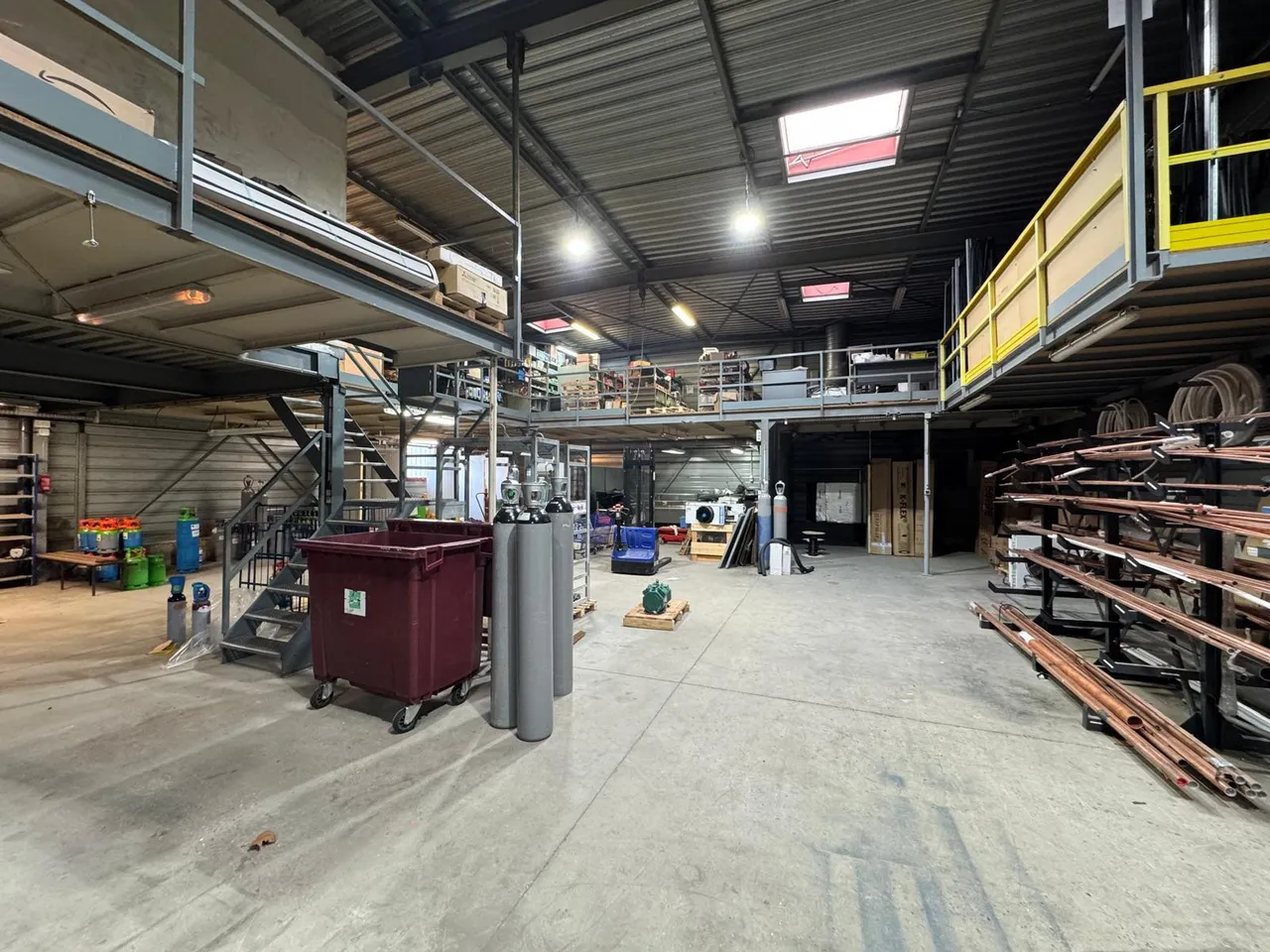 logistics - Entrepôt / Bureaux À Louer - gallery - 4