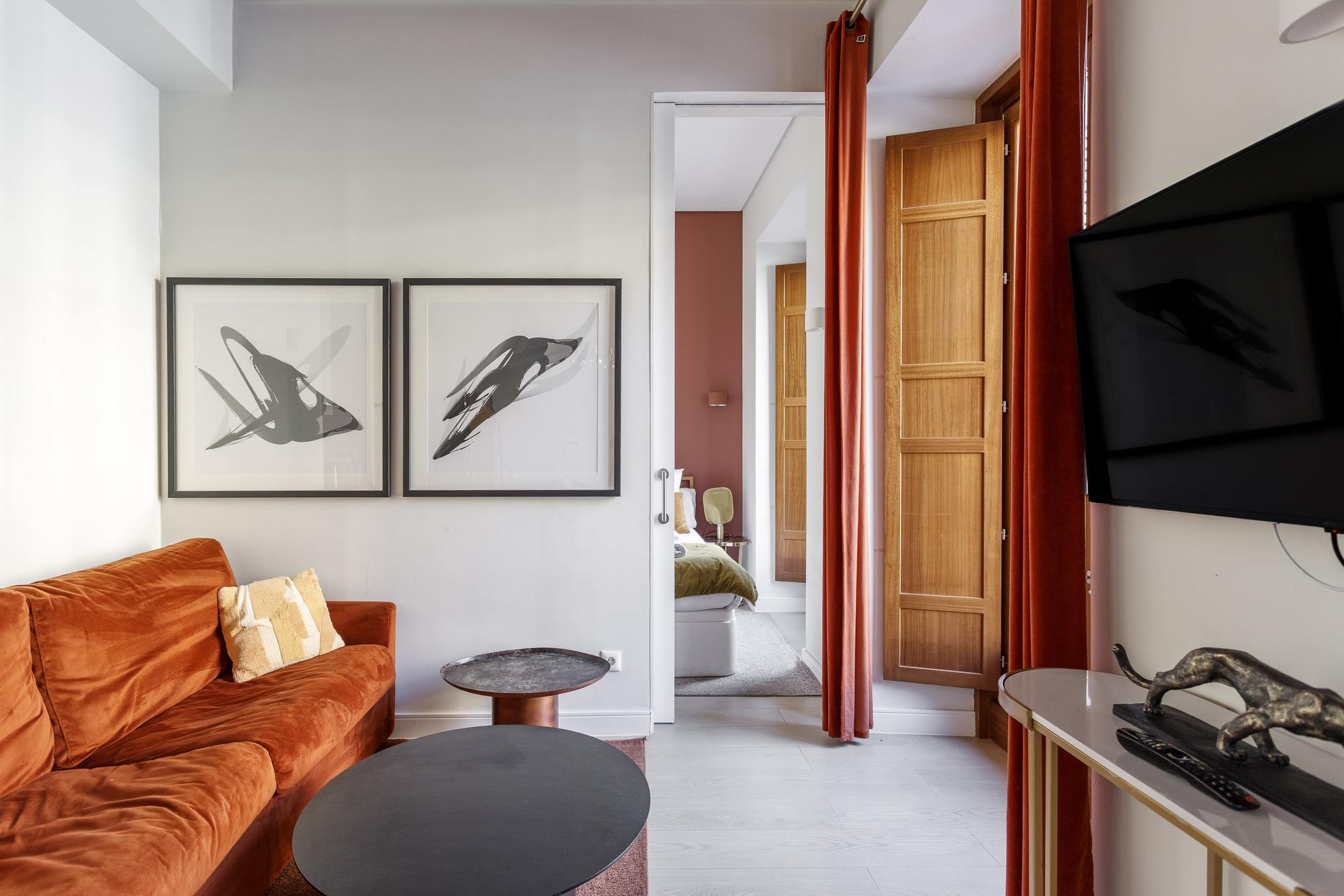 living - Piso de 88m² en alquiler en Malasaña, Madrid - gallery thumbnail - 3