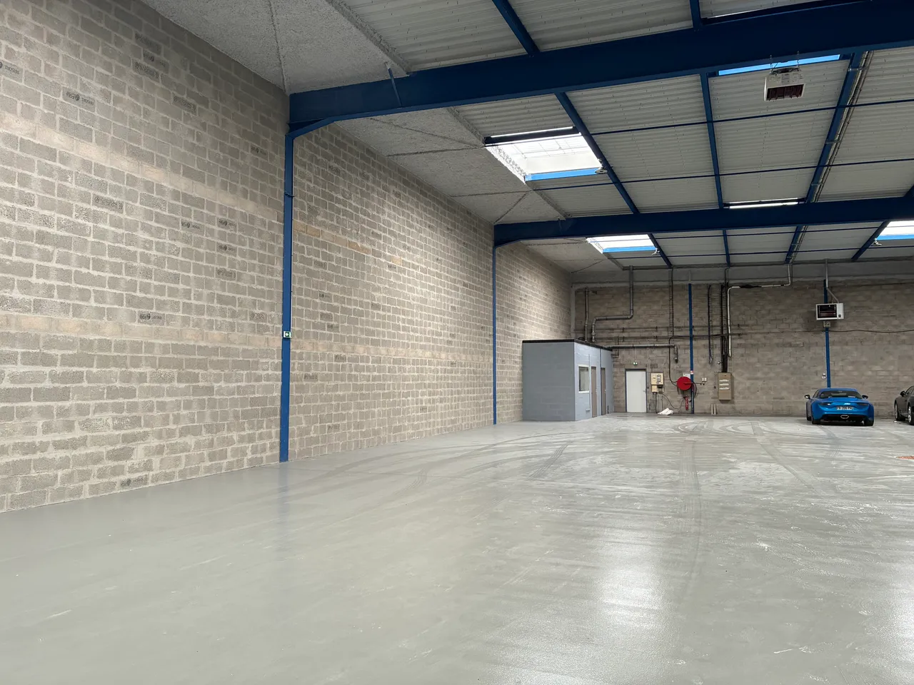 logistics - Light Industrial Premises / Offices For Rent - gallery - 7