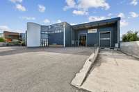logistics - Activités / Bureaux À Louer - gallery thumbnail - 1