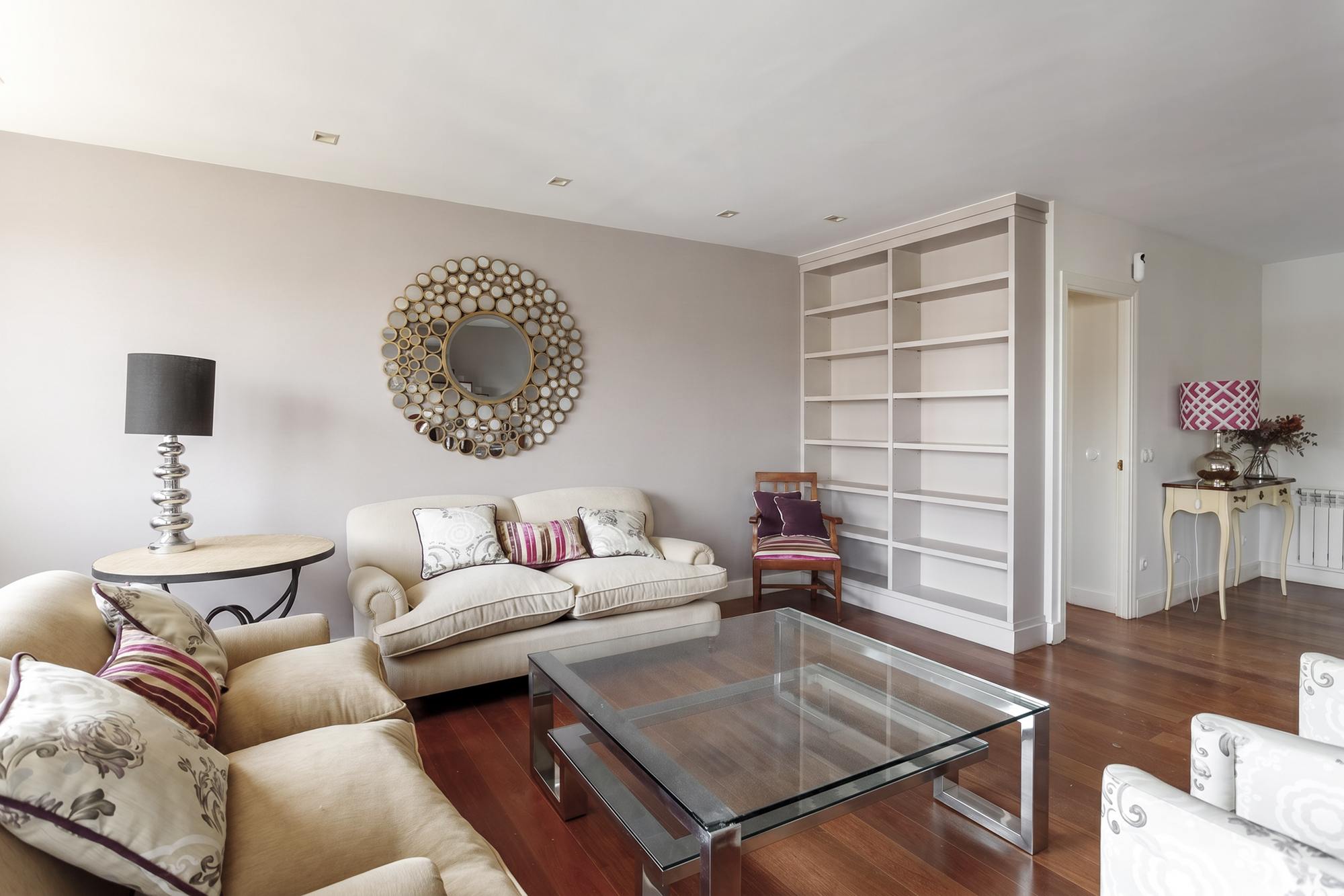 living - Ático de 250m² con 24m² terraza en alquiler en Cuatro Caminos - gallery thumbnail - 7