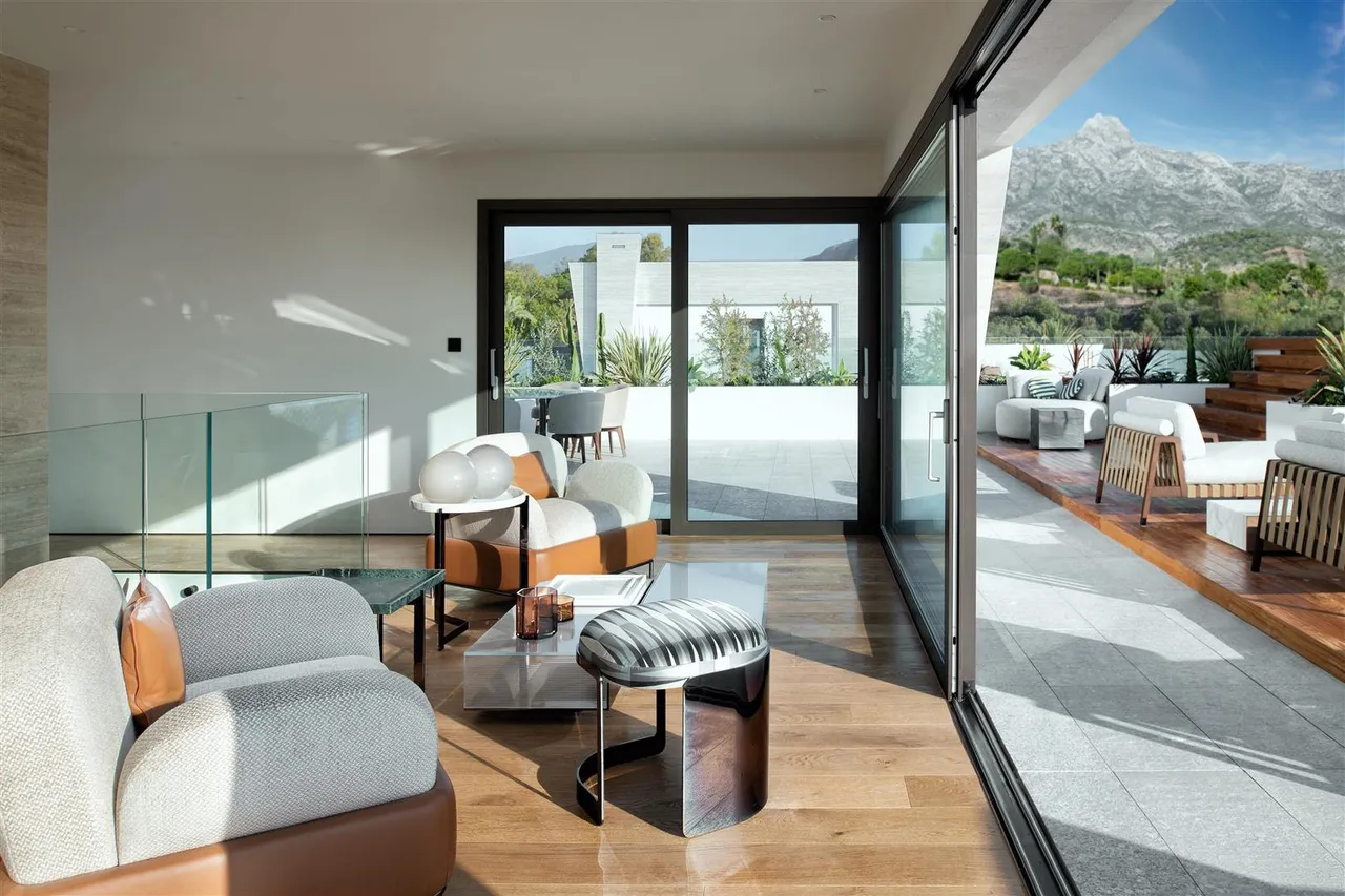living - New Development of luxury apartments with private pools for sale in a highly sought after area on the Golden Mile in Marbella, with tropical communal gardens and pools. - gallery - 4