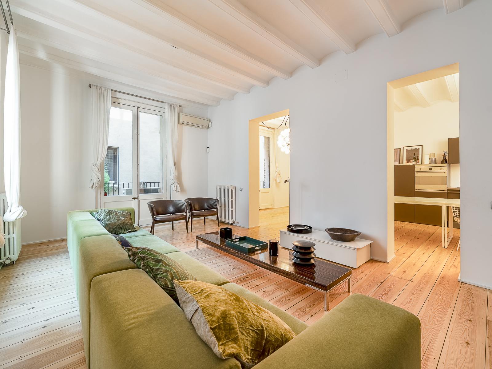 living - Piso de 146m² en venta en El Born, Barcelona - gallery thumbnail - 4