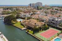 living - 500m² plot for sale in Empuriabrava, Costa Brava - gallery thumbnail - 4